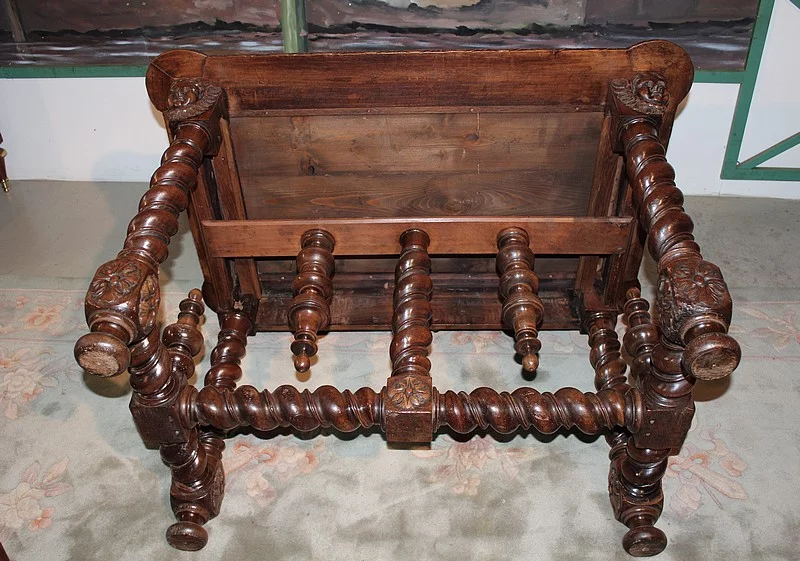 LOUIS XIII ESTILO ESCRIBIR LA MESA