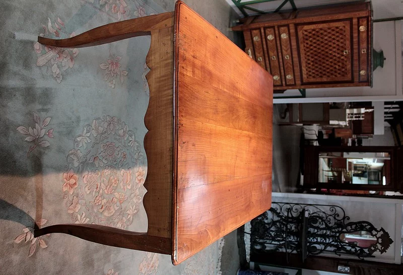 MESA DE ESTILO LOUIS XV