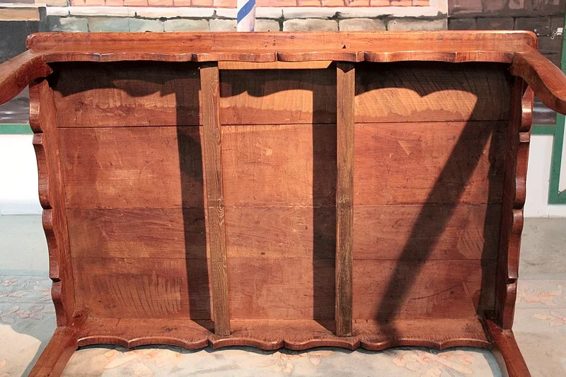 MESA DE ESTILO LOUIS XV