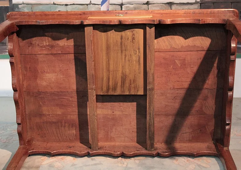 MESA DE ESTILO LOUIS XV