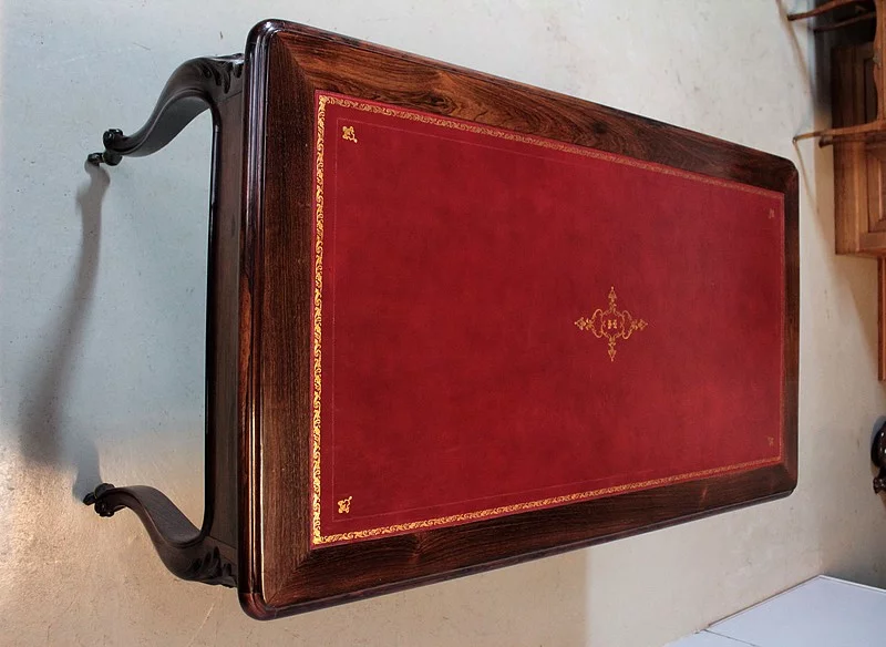 LOUIS XV ESTILO ESCRIBIR LA MESA