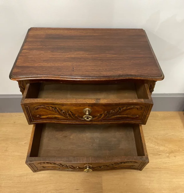 路易十五风格抽屉柜