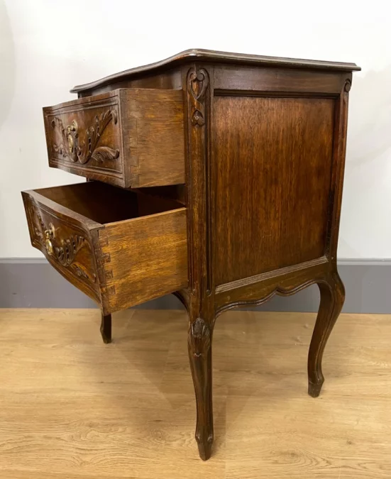 路易十五风格抽屉柜