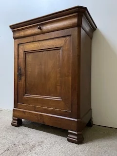 路易·菲利普风格橱柜