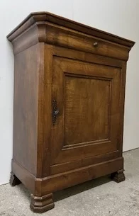 路易·菲利普风格橱柜