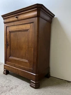 路易·菲利普风格橱柜