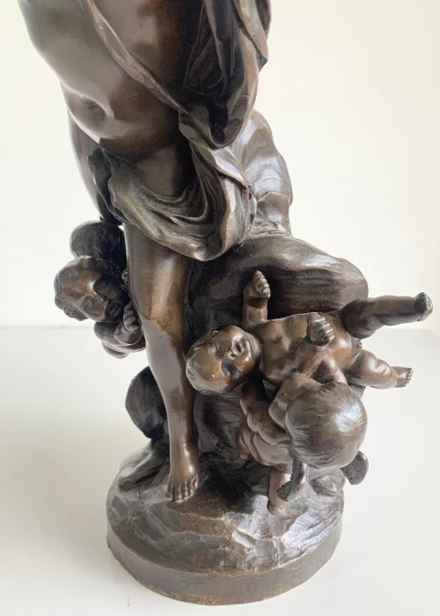 クロディンによるブロンズ彫刻