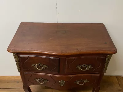 Small Walnut Chest Of Drawers With Curved Front