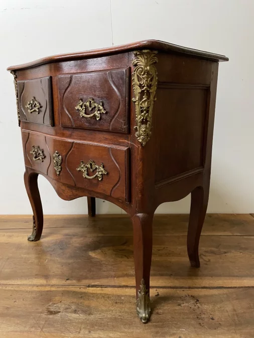 Small Walnut Chest Of Drawers With Curved Front