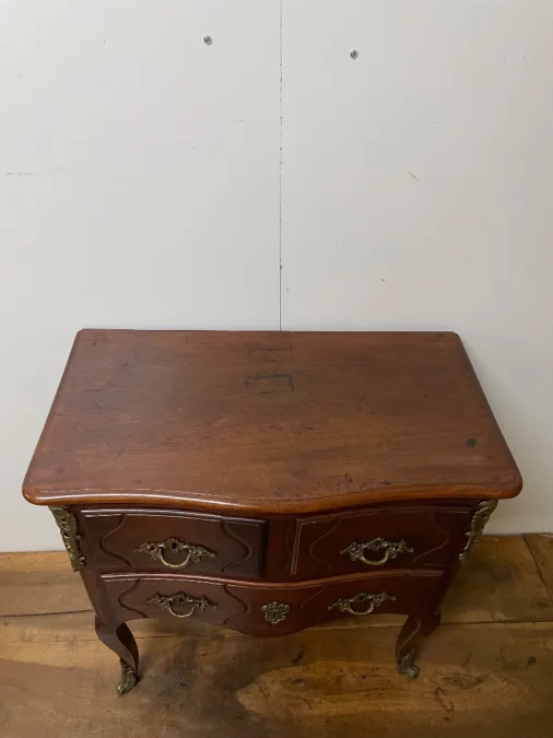 Small Walnut Chest Of Drawers With Curved Front