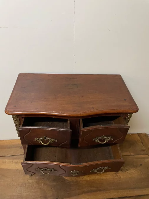 Small Walnut Chest Of Drawers With Curved Front