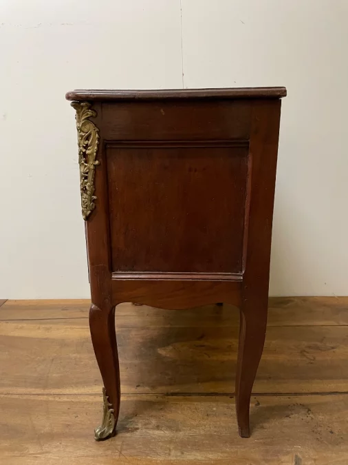 Small Walnut Chest Of Drawers With Curved Front