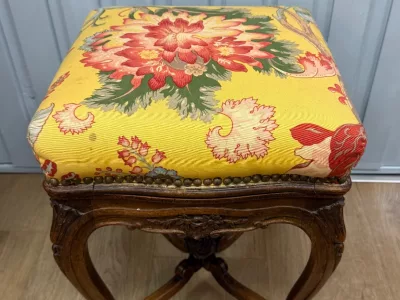 路易十五风格钢琴凳