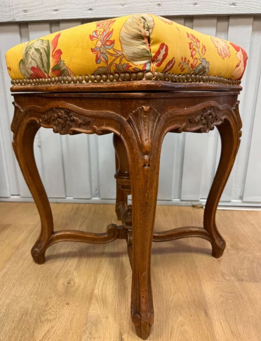 路易十五风格钢琴凳