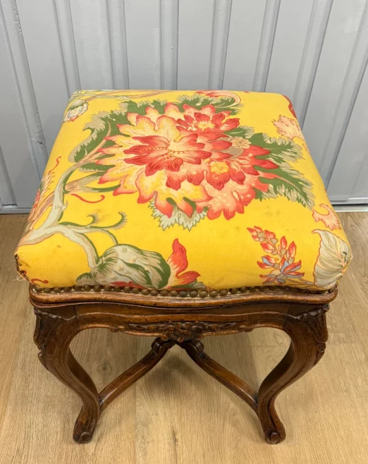 路易十五风格钢琴凳