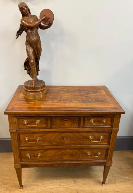 CÓMODA ESTILO LUIS XVI