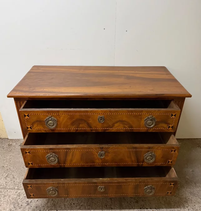 CÓMODA ESTILO LUIS XVI