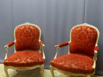 PAREJA DE LOUIS XV SILLONES DE ESTILO