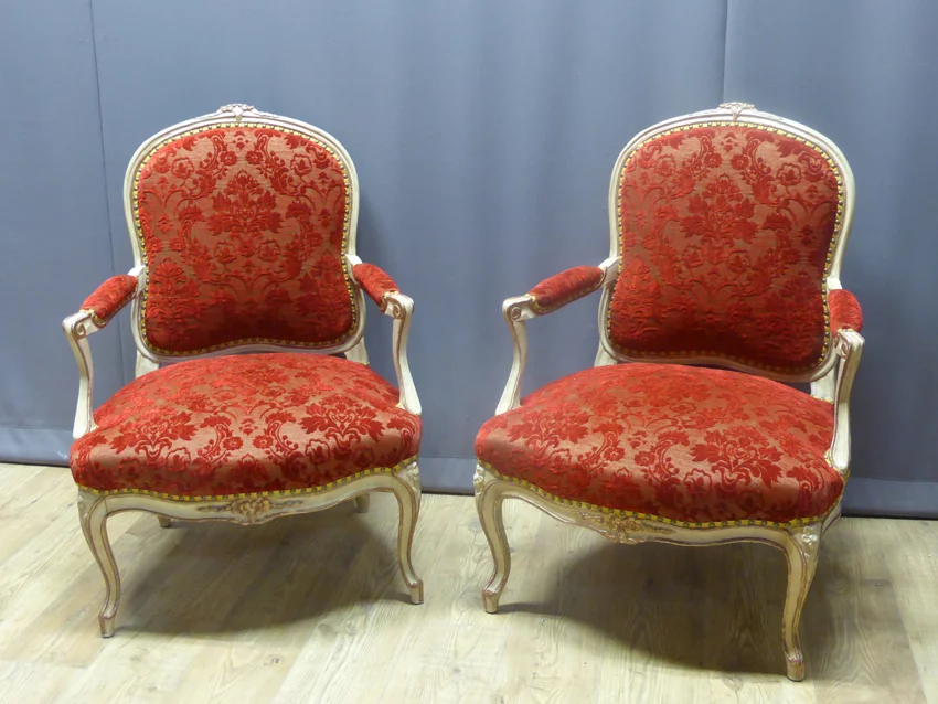 PAREJA DE LOUIS XV SILLONES DE ESTILO