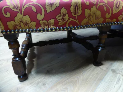 LOUIS XIII PERIOD SETTEE