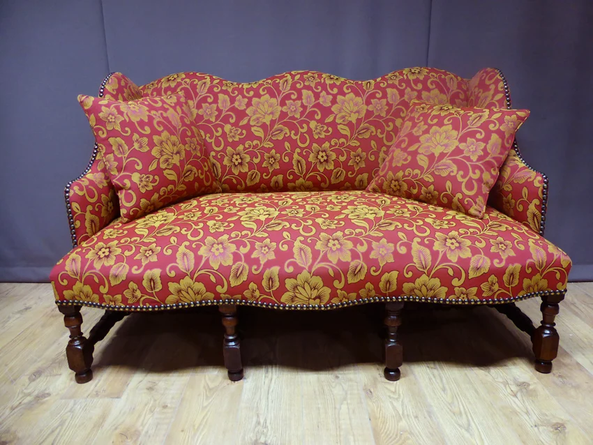LOUIS XIII PERIOD SETTEE