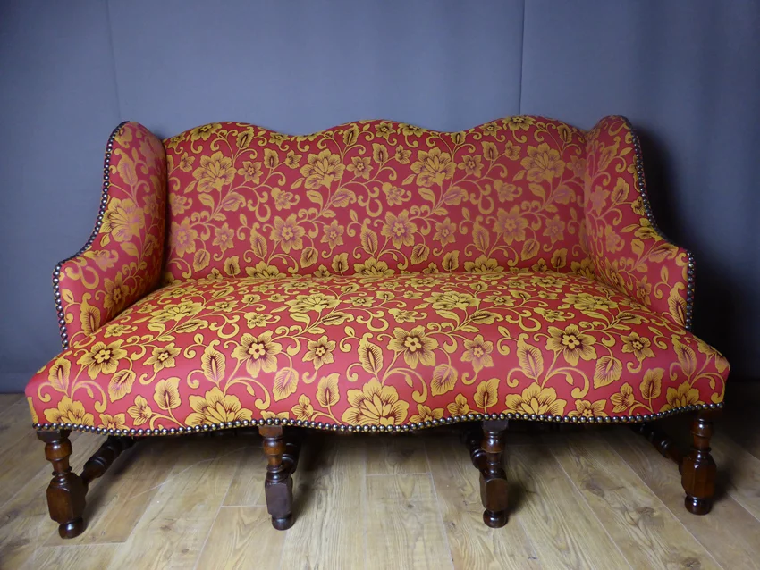 LOUIS XIII PERIOD SETTEE