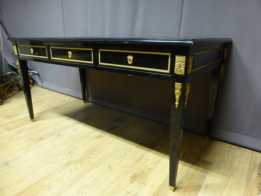 ESCRITORIO DE ESTILO DIRECTO FRANCÉS