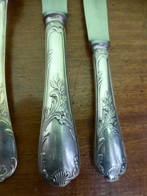 CUBIERTOS DE PLATO DE PLATA DE NAVIDAD