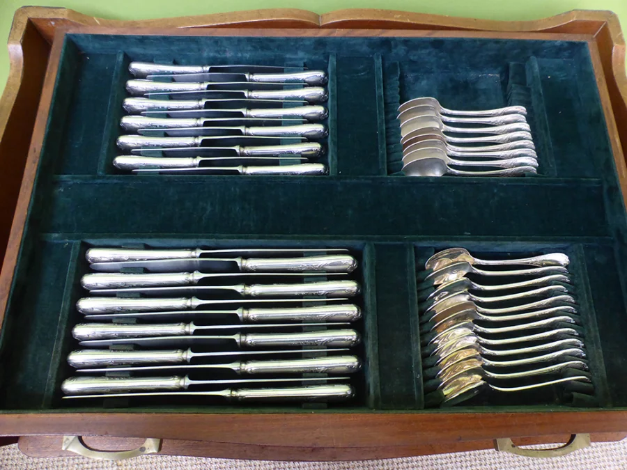 CUBIERTOS DE PLATO DE PLATA DE NAVIDAD