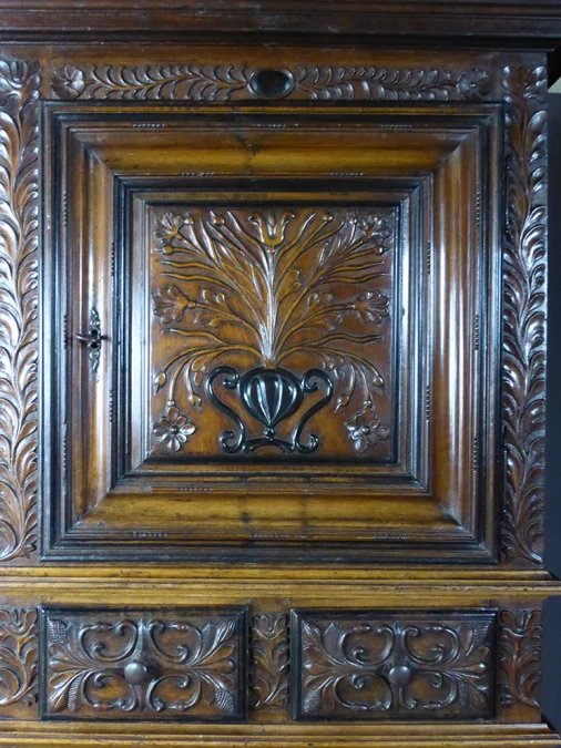 ARMARIO FRANCÉS DEL SIGLO XVIII