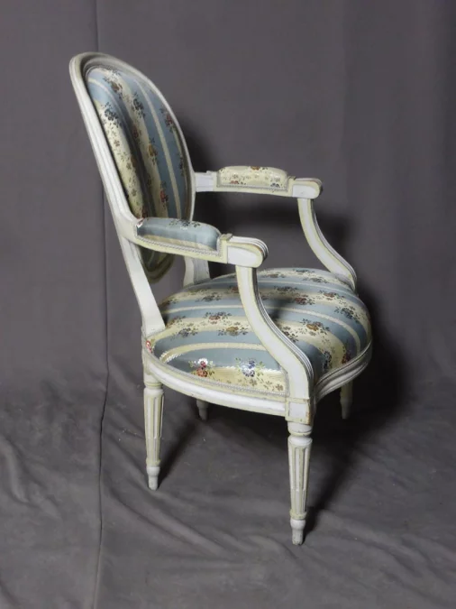 PAREJA DE SILLONES ESTILO LOUIS XVI