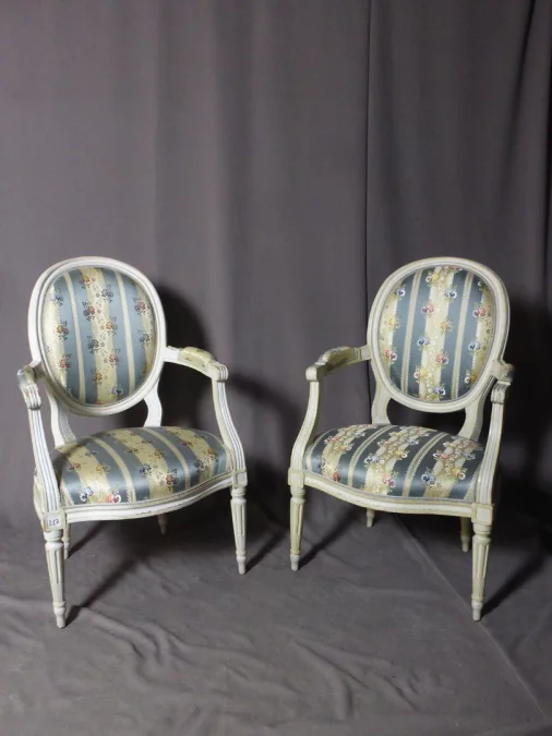 PAREJA DE SILLONES ESTILO LOUIS XVI