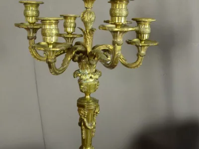 PAREJA DE CANDELABRA ESTILO LOUIS XV