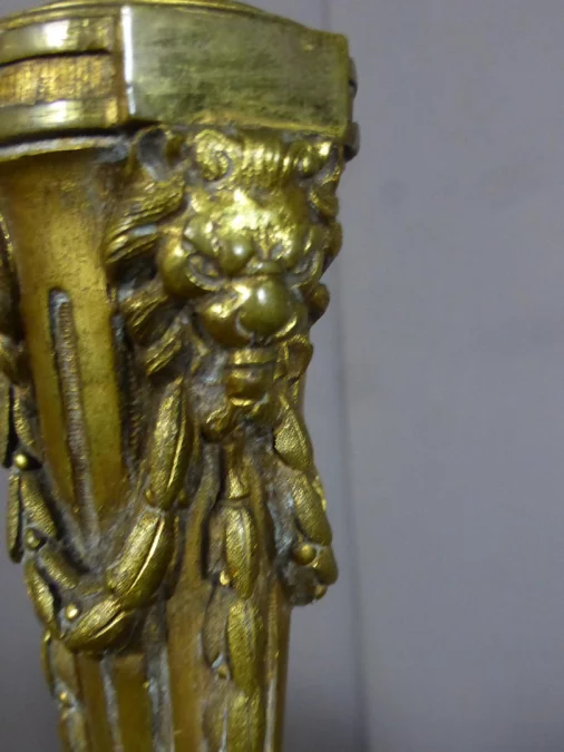 PAREJA DE CANDELABRA ESTILO LOUIS XV