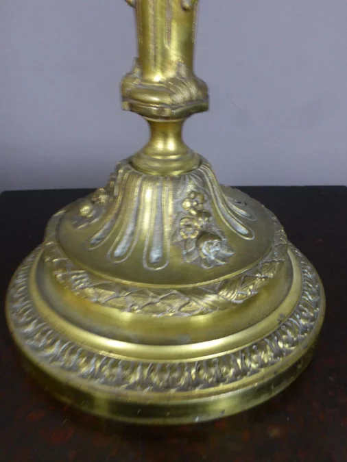 PAREJA DE CANDELABRA ESTILO LOUIS XV