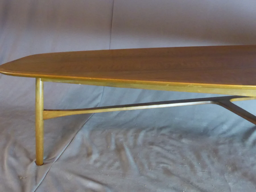 MESA DE CENTRO SUECO