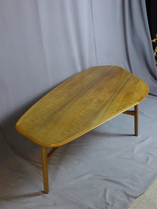 MESA DE CENTRO SUECO