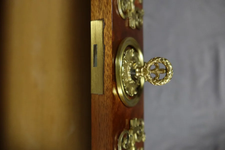 ESCRITORIO firmado CHALEYSSIN