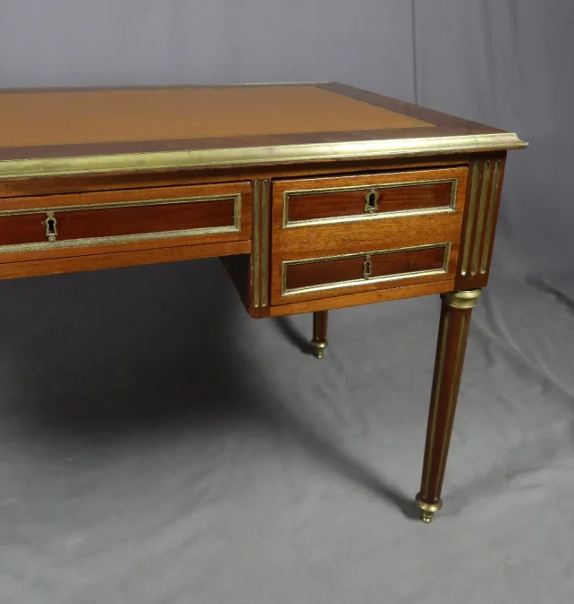 ESCRITORIO ESTILO LUIS XVI