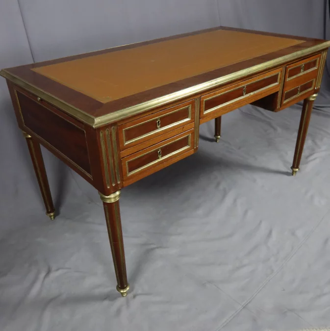 ESCRITORIO ESTILO LUIS XVI