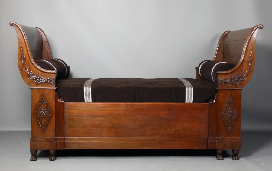 CAMA DE RESTAURACIÓN FRANCESA