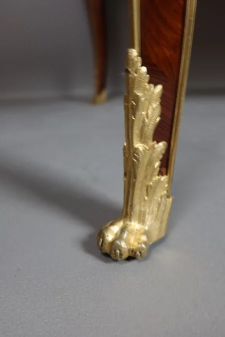 ESCRITORIO ESTILO LUIS XV