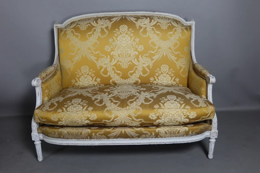 SUITE DE TRES PIEZAS ESTILO LOUIS XVI