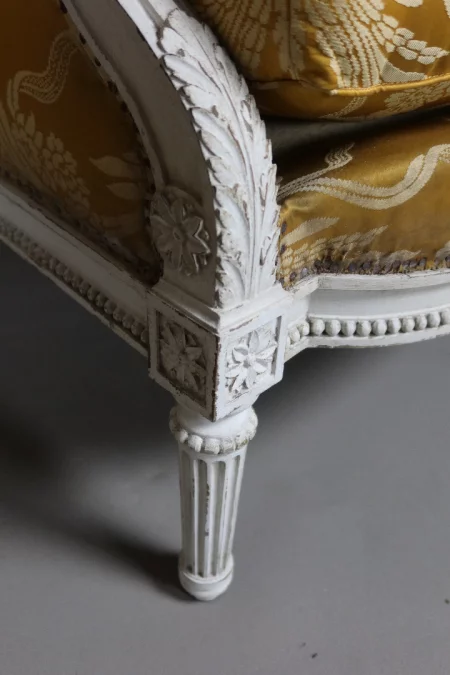 SUITE DE TRES PIEZAS ESTILO LOUIS XVI