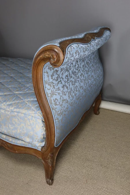 CHAISE LONGUE