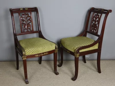 PAREJA DE SILLAS DEL SIGLO XIX