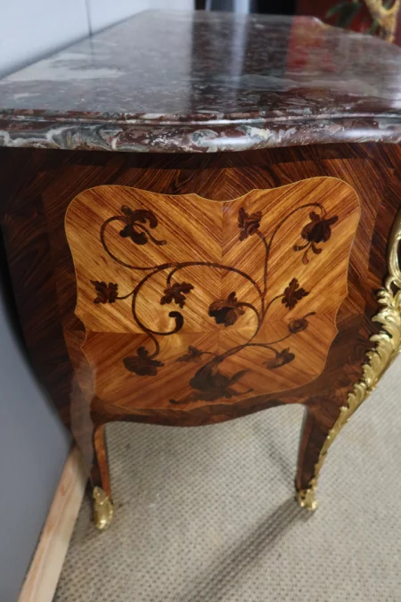 CÓMODA DE MARQUETERÍA firmada PERREAU