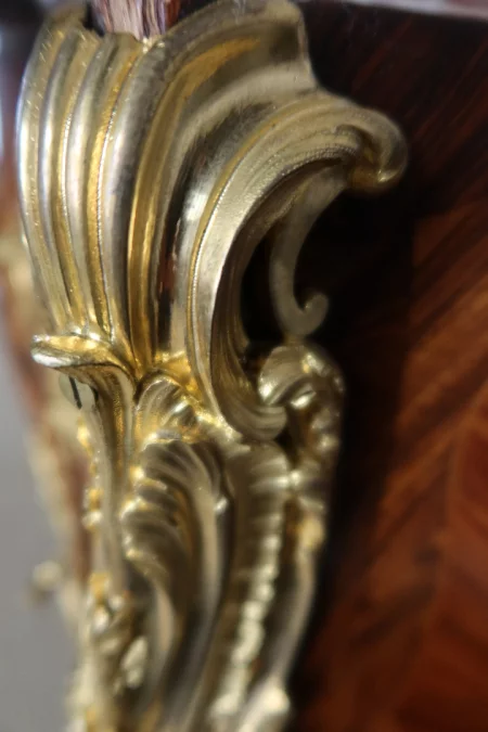 CÓMODA DE MARQUETERÍA firmada PERREAU