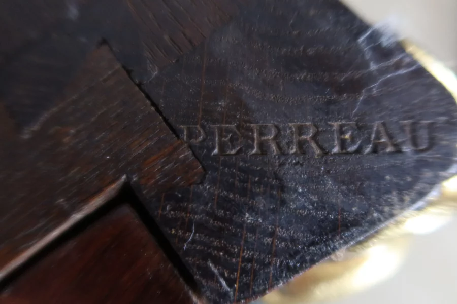 CÓMODA DE MARQUETERÍA firmada PERREAU