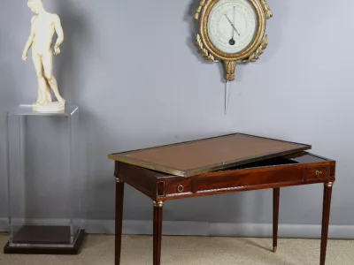 MESA DE JUEGO DE FINALES DEL SIGLO XVIII